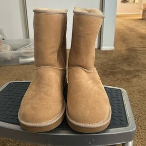 Light tan Ugg boots. Size 9. Lightly used.